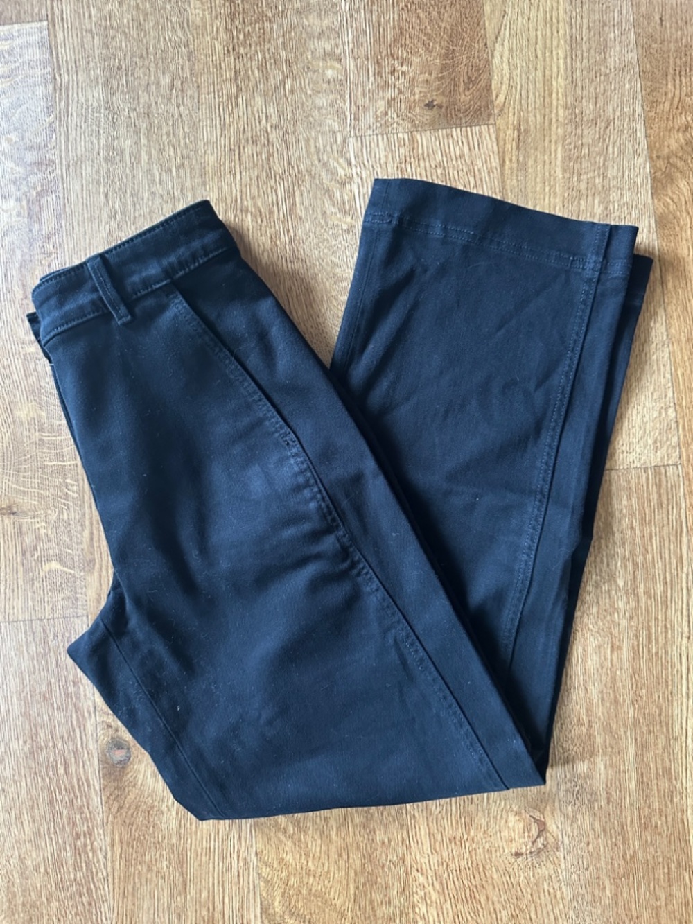 NWT Banana Republic Straight Fit Weekender, Black